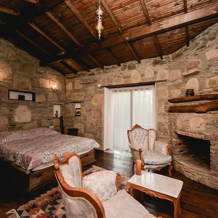 Kirkinca Hotel 2*