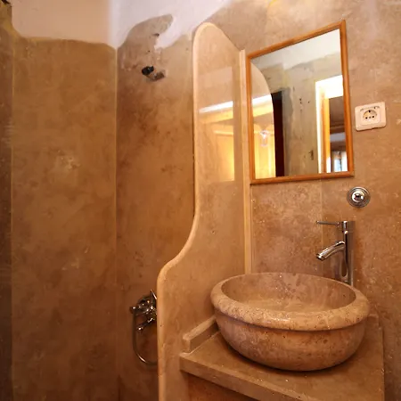 Kirkinca Hotel 3*